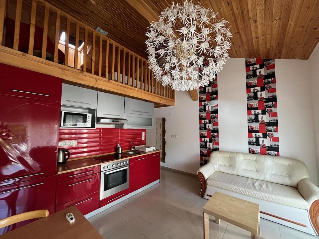 City Apartman Haz Balatonlelle Extérieur photo