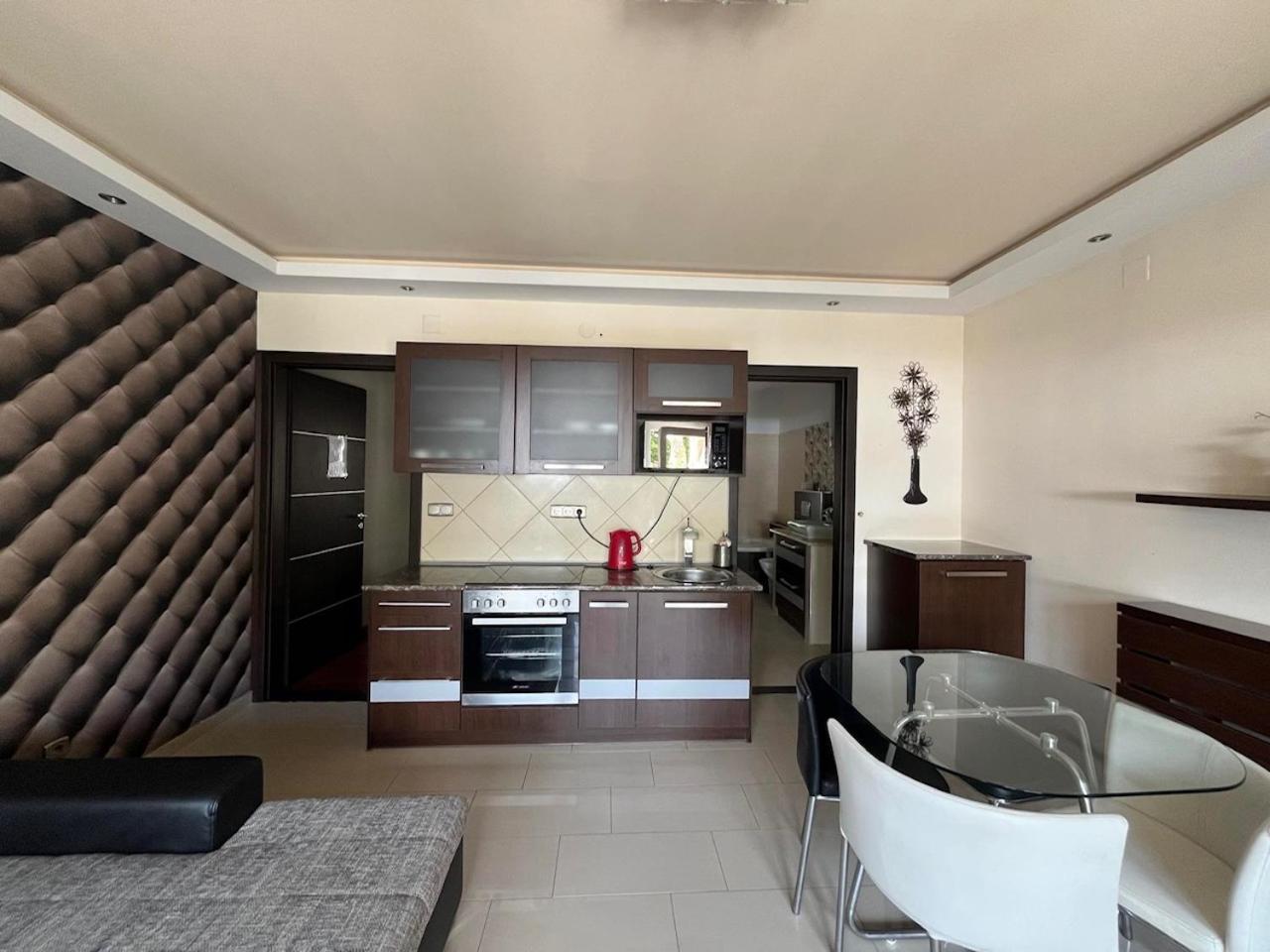 City Apartman Haz Balatonlelle Extérieur photo
