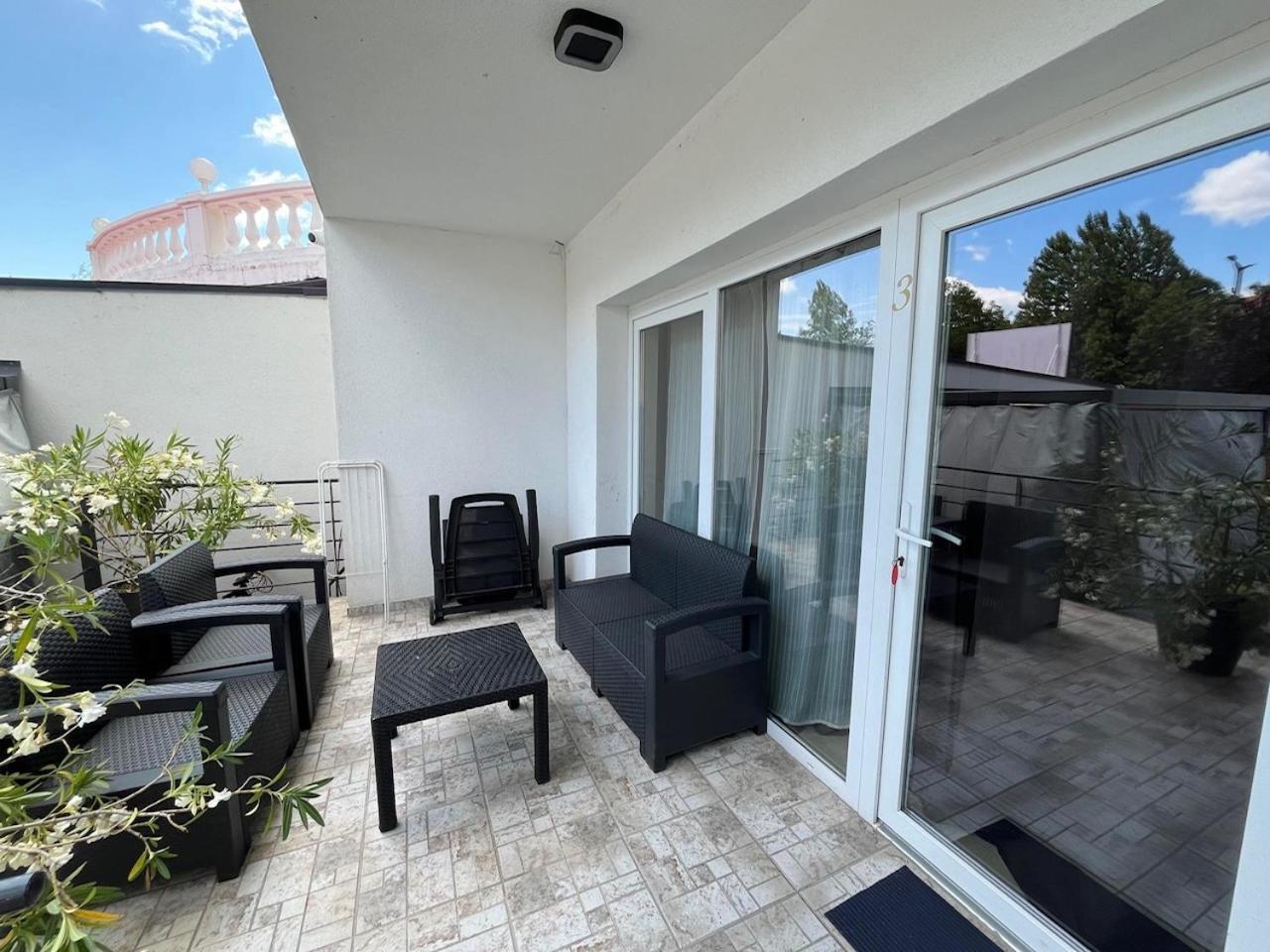 City Apartman Haz Balatonlelle Extérieur photo