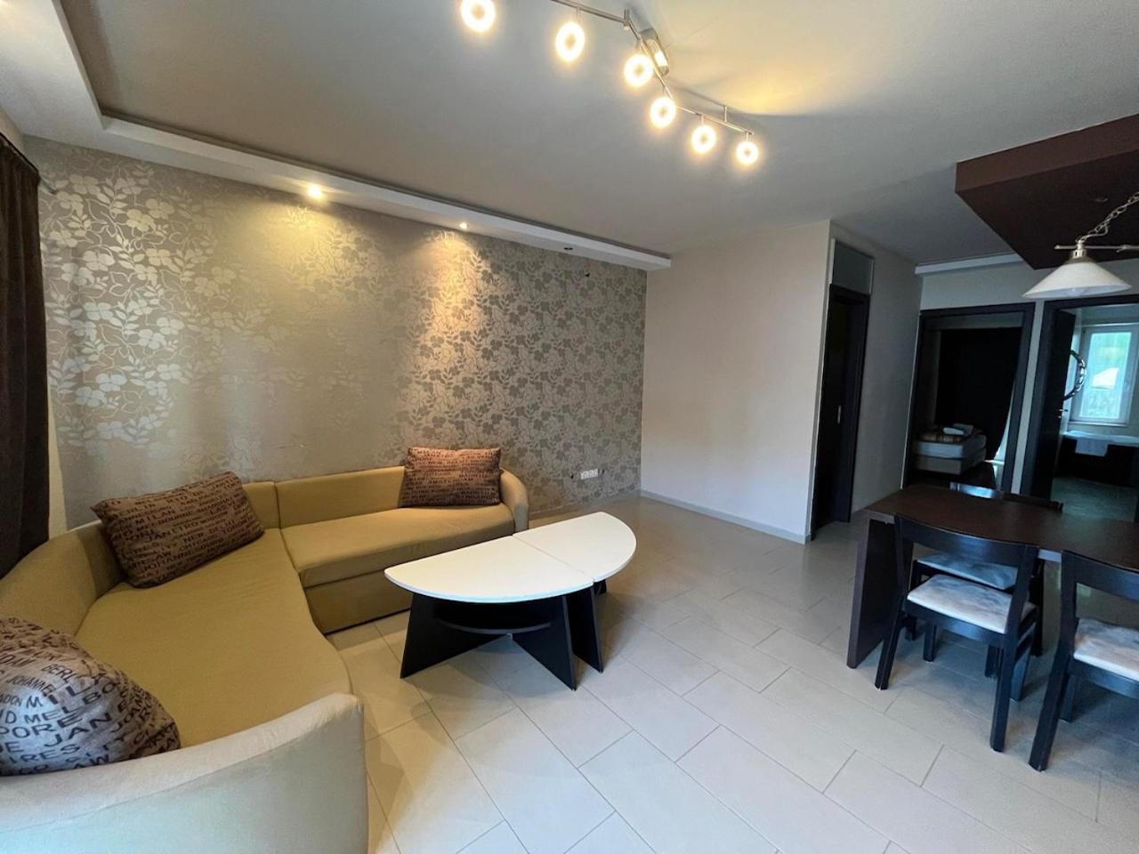 City Apartman Haz Balatonlelle Extérieur photo