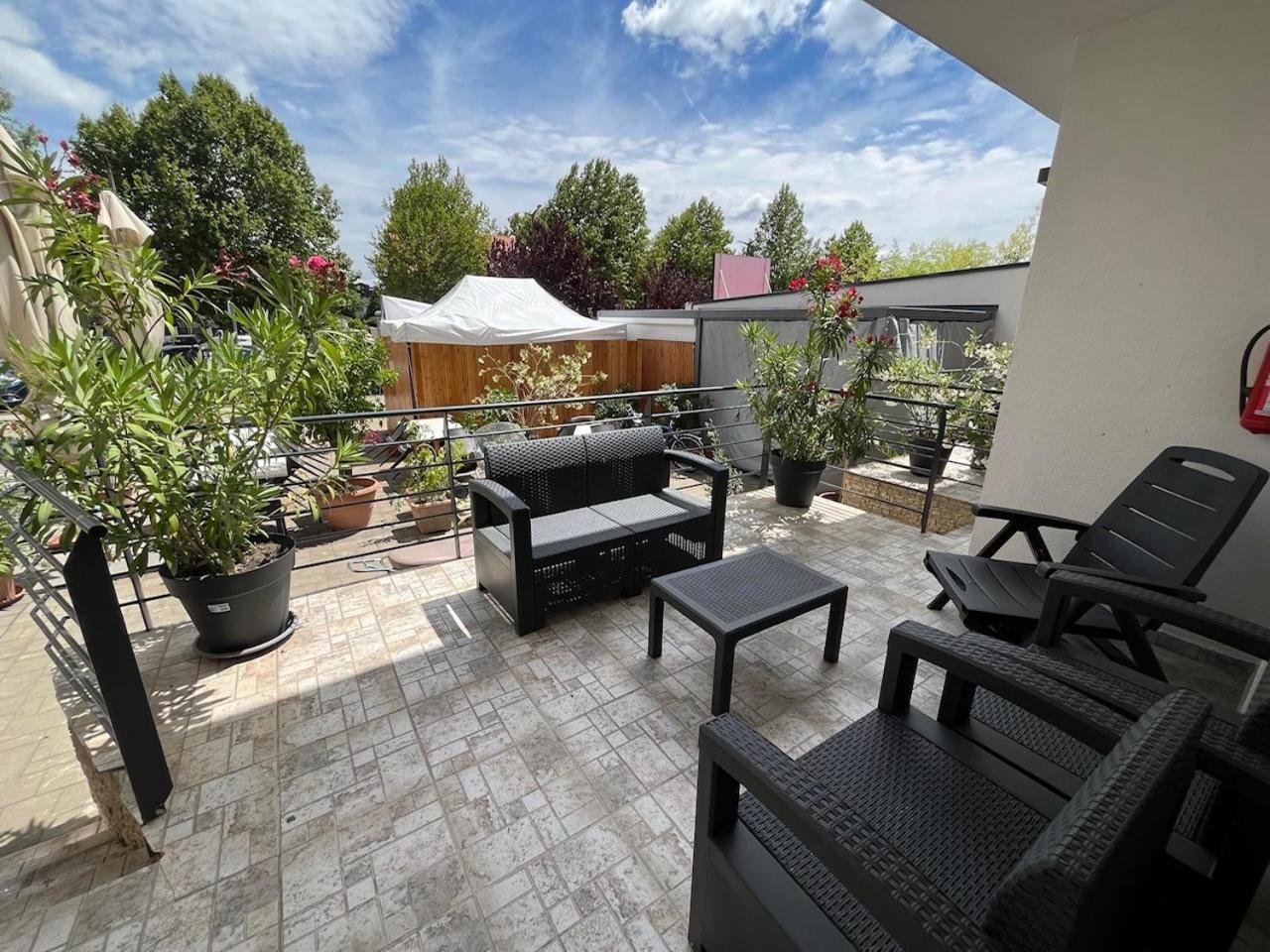 City Apartman Haz Balatonlelle Extérieur photo